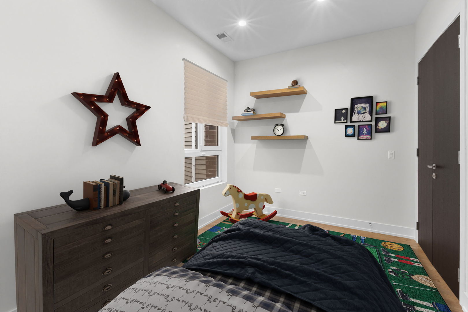 3530 N Lincoln Avenue Unit: 304