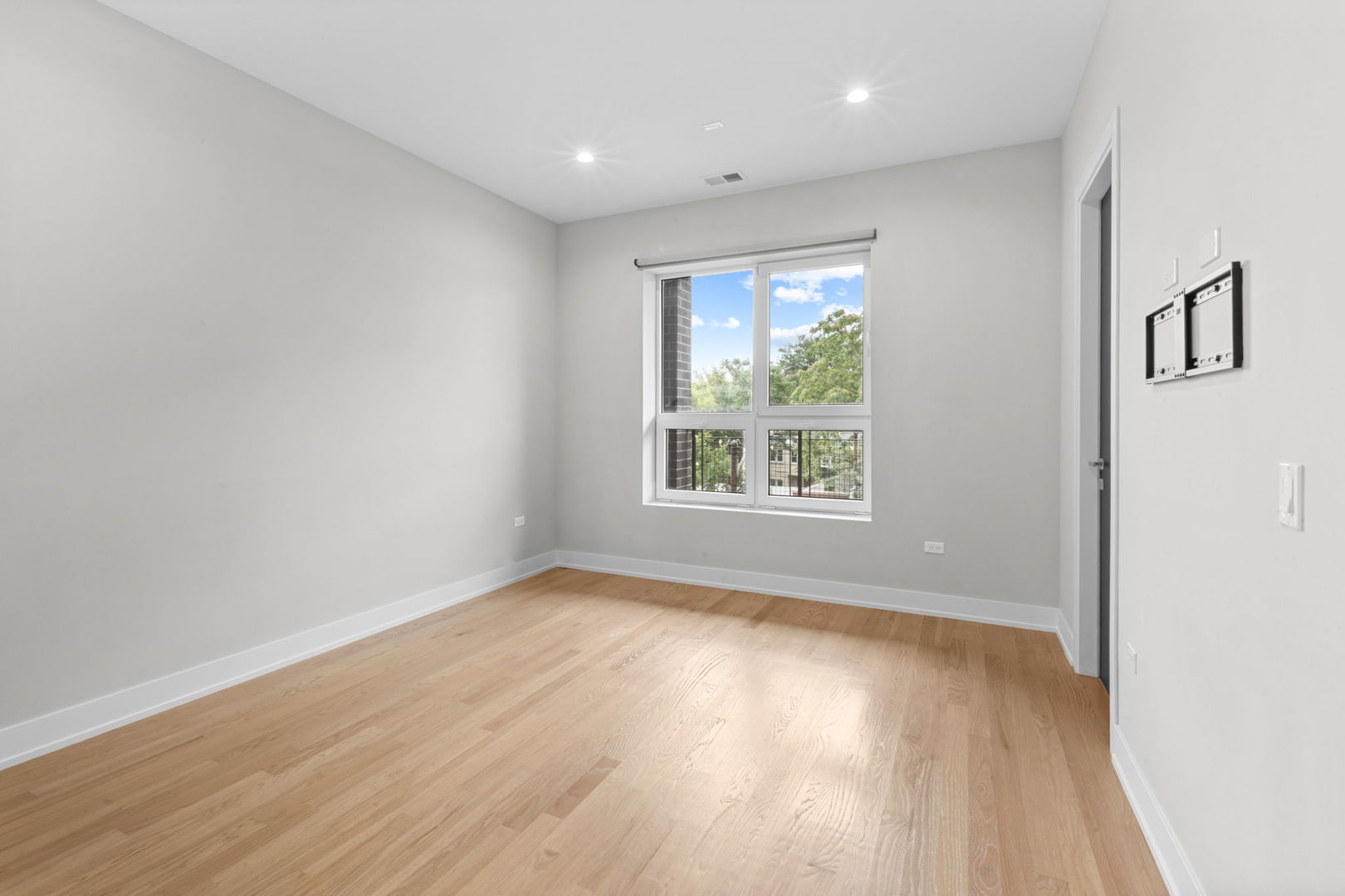 3530 N Lincoln Avenue Unit: 304