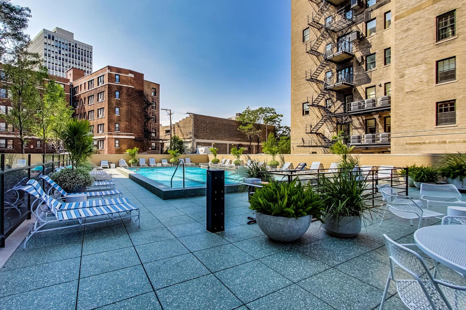 2400 N Lakeview Avenue Unit: 1708