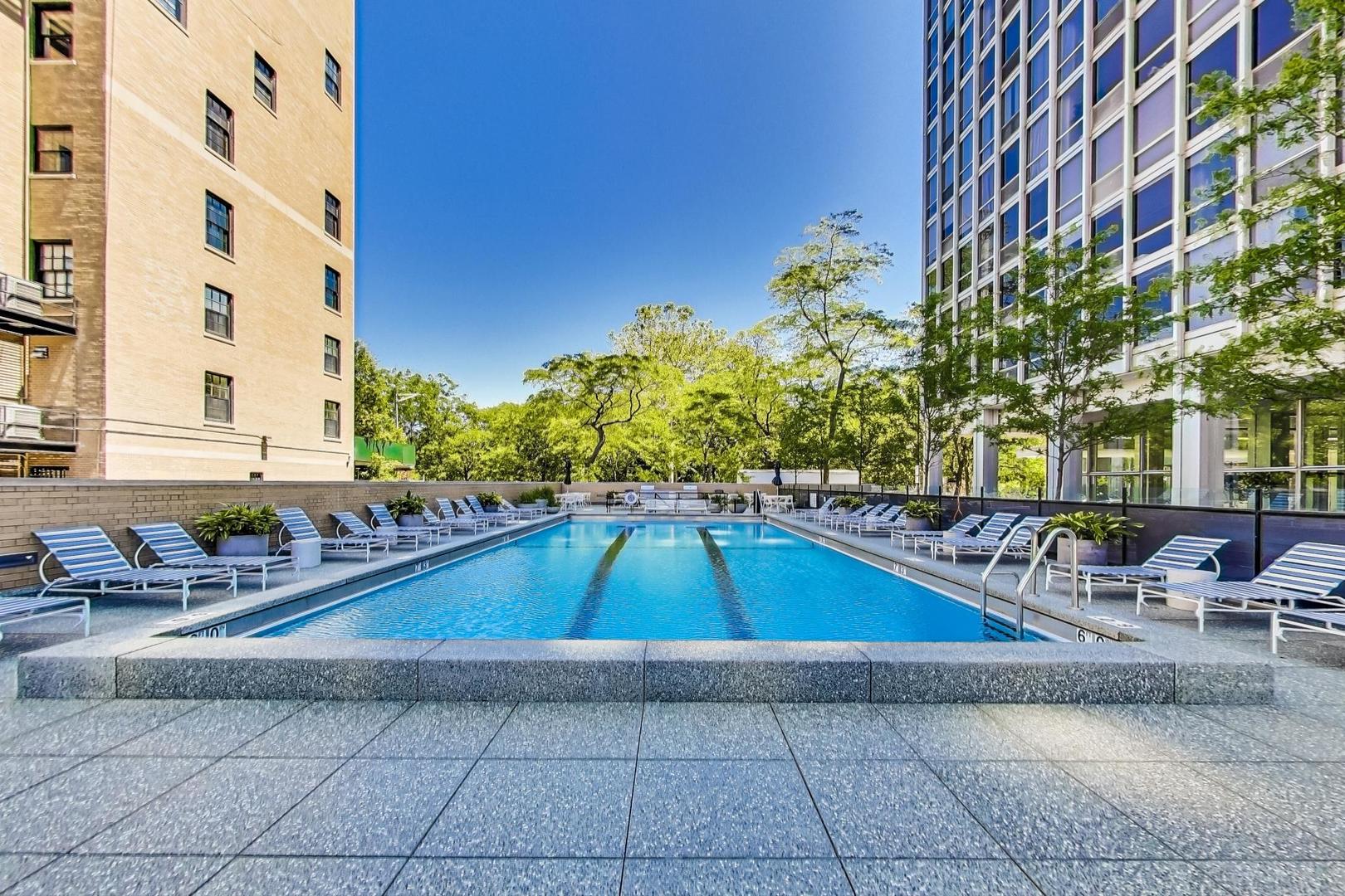 2400 N Lakeview Avenue Unit: 1708