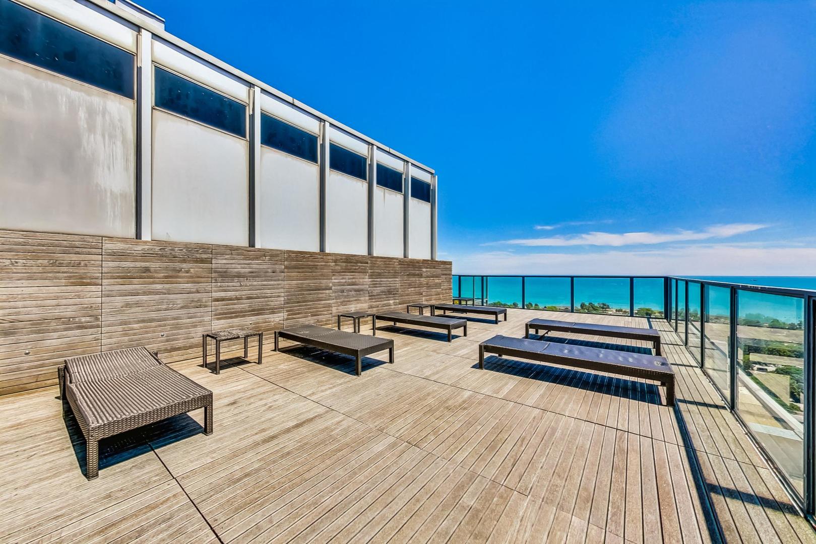 2400 N Lakeview Avenue Unit: 1708
