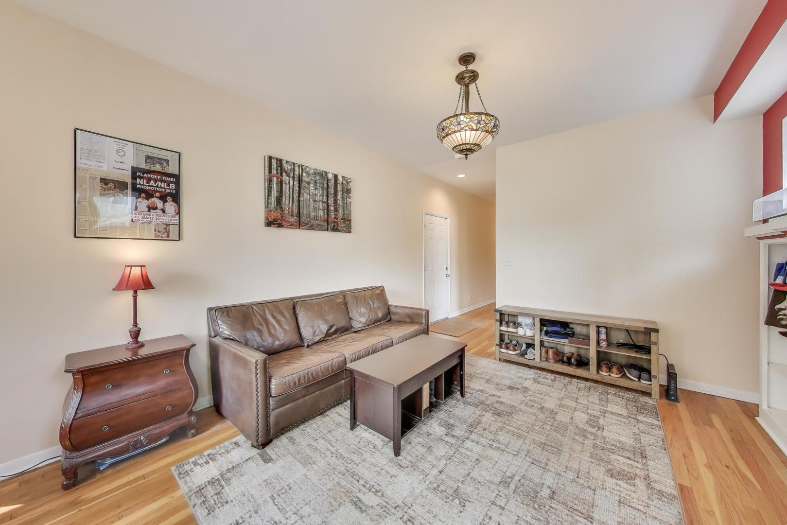 3816 W Ainslie Street Unit: 1
