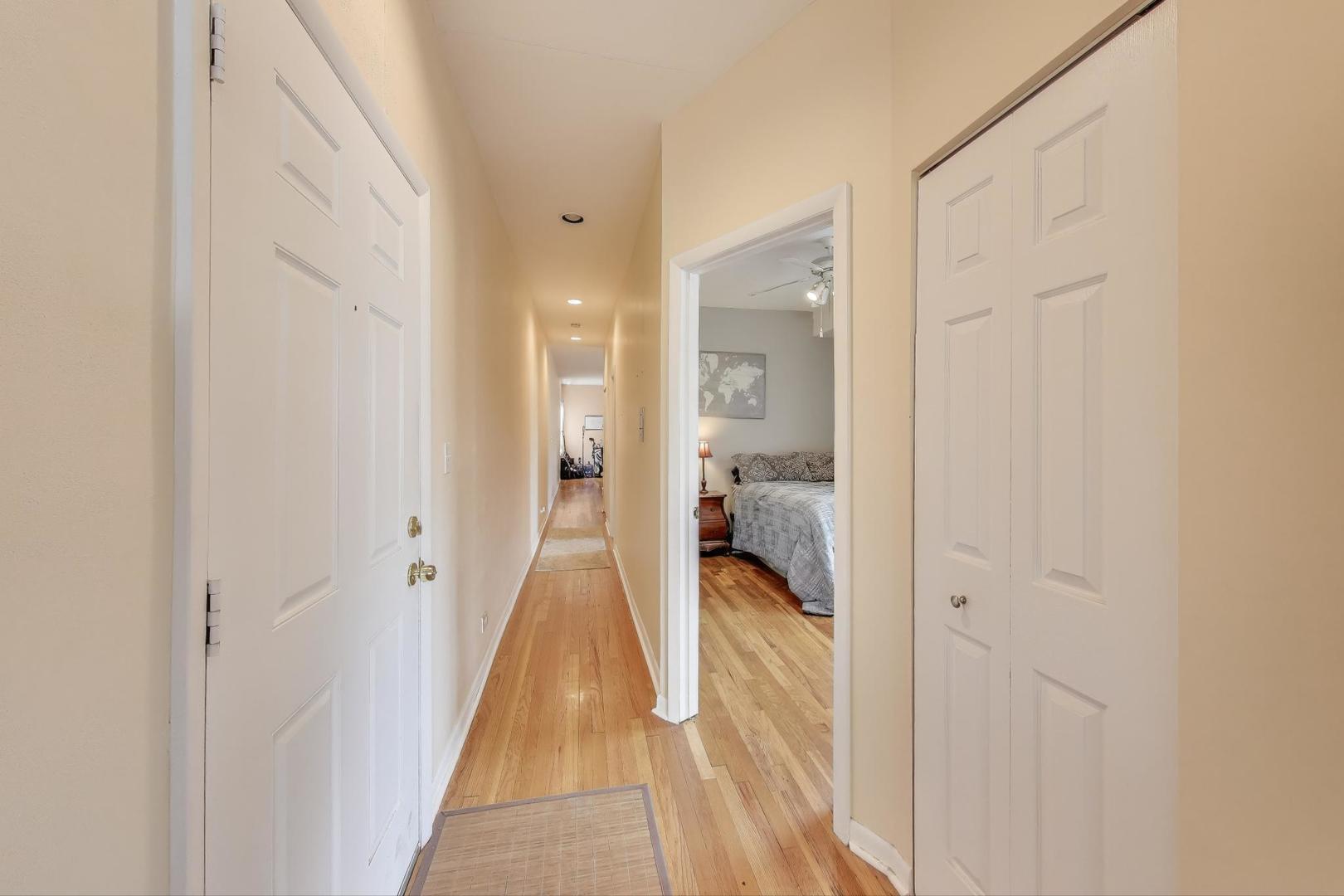3816 W Ainslie Street Unit: 1