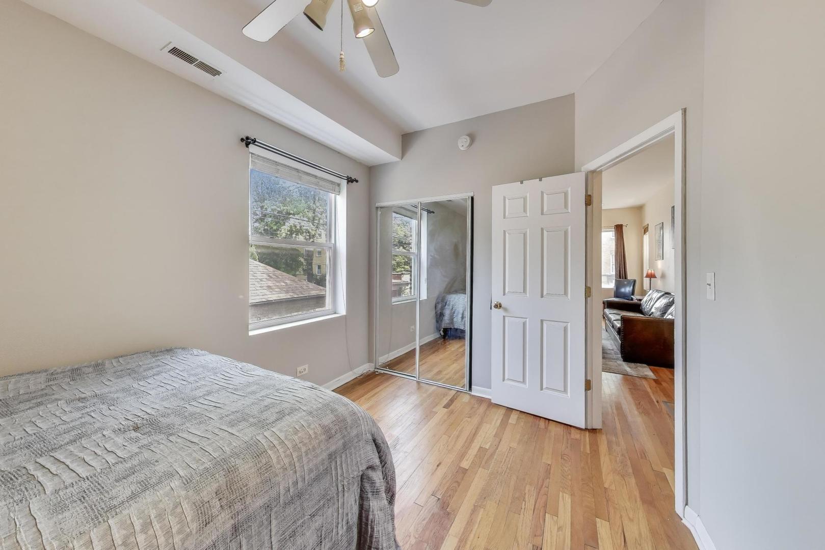 3816 W Ainslie Street Unit: 1