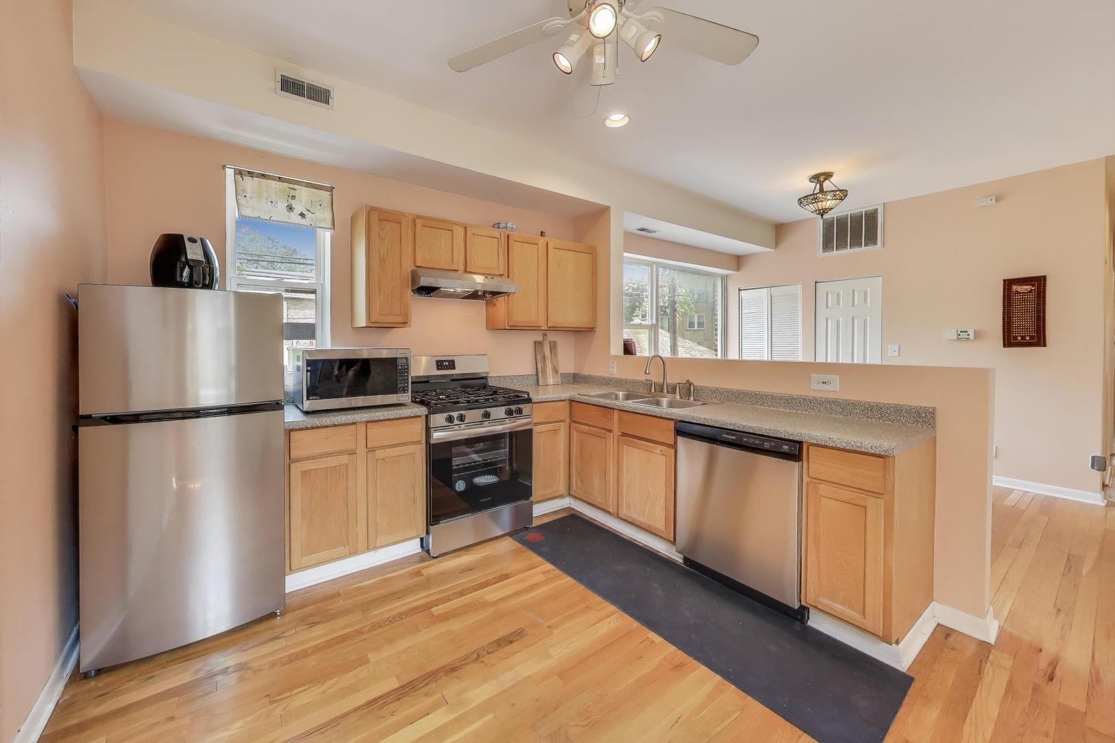 3816 W Ainslie Street Unit: 1