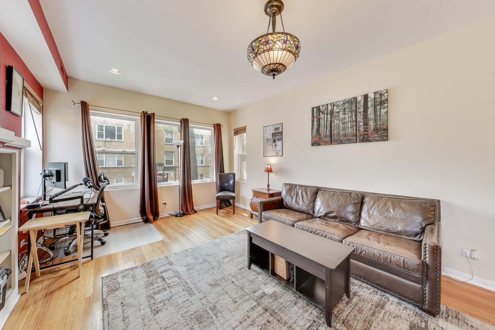 3816 W Ainslie Street Unit: 1