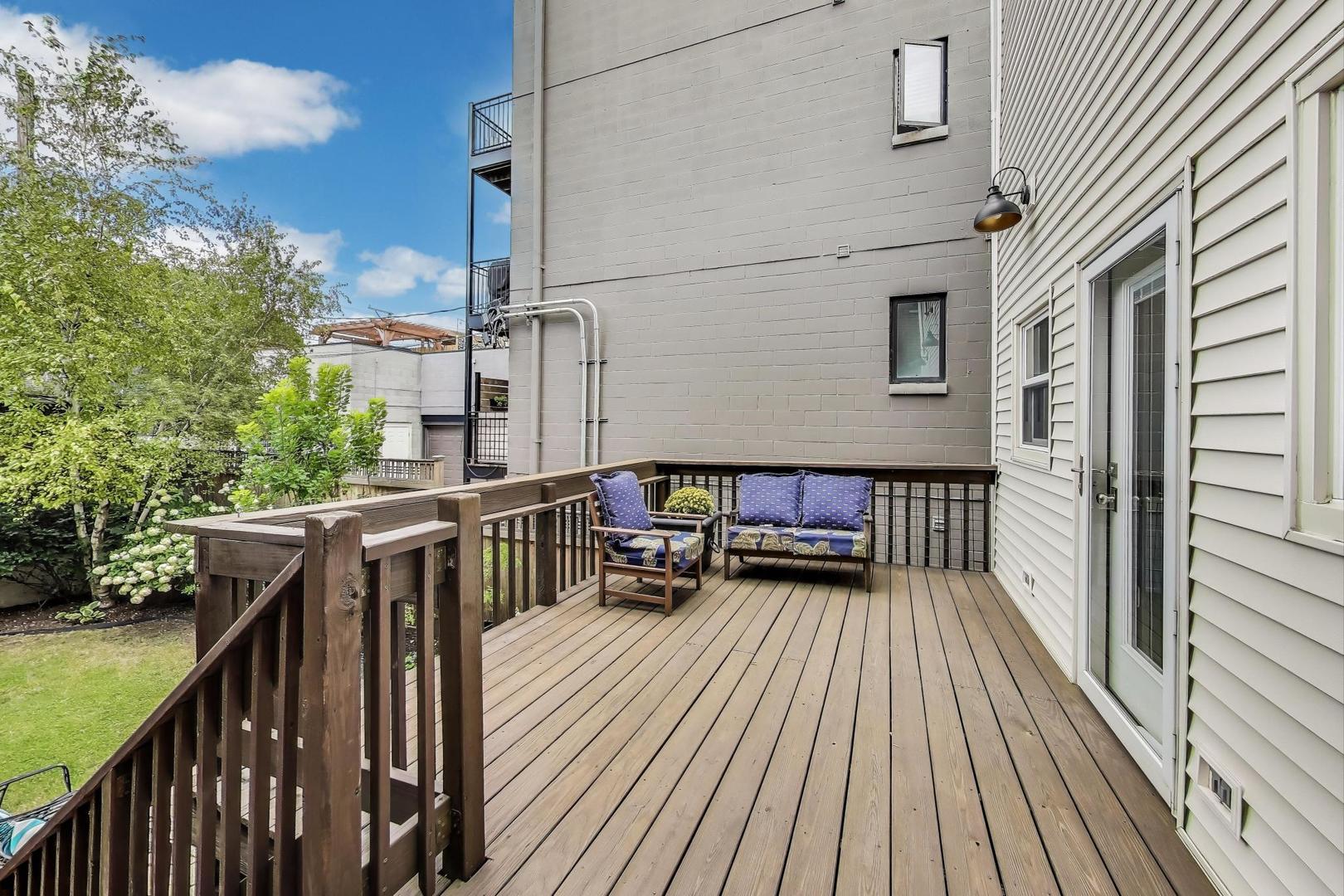 1920 W Armitage Street