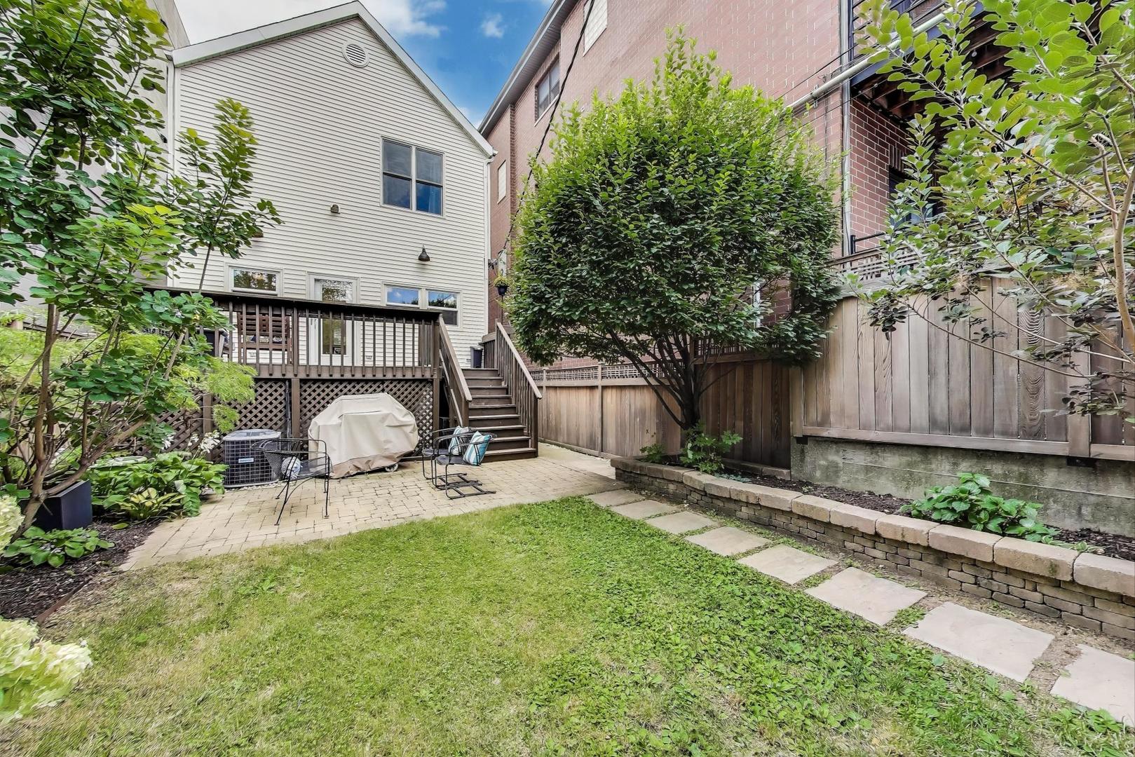 1920 W Armitage Street