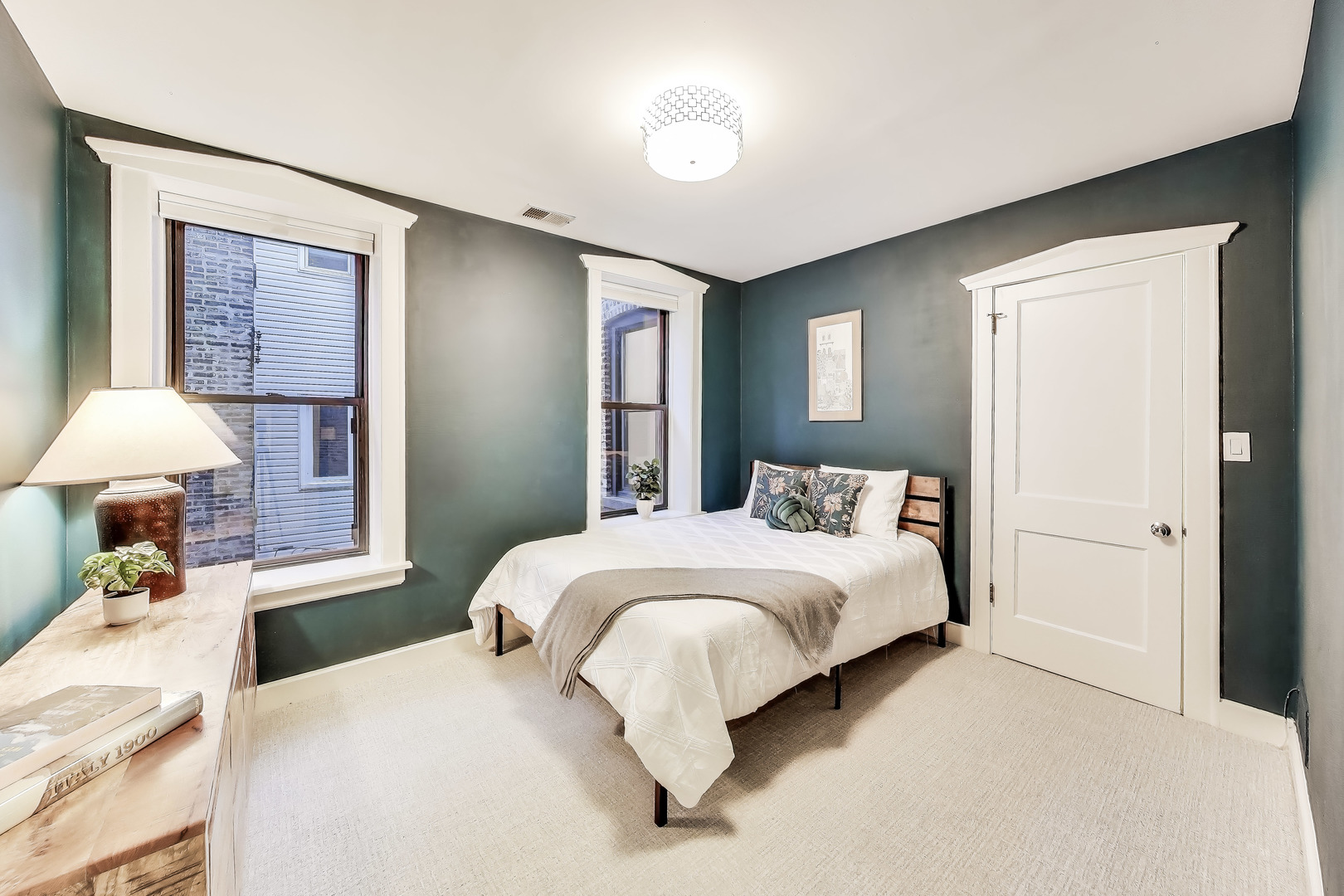 628 W Grace Street Unit: 2W