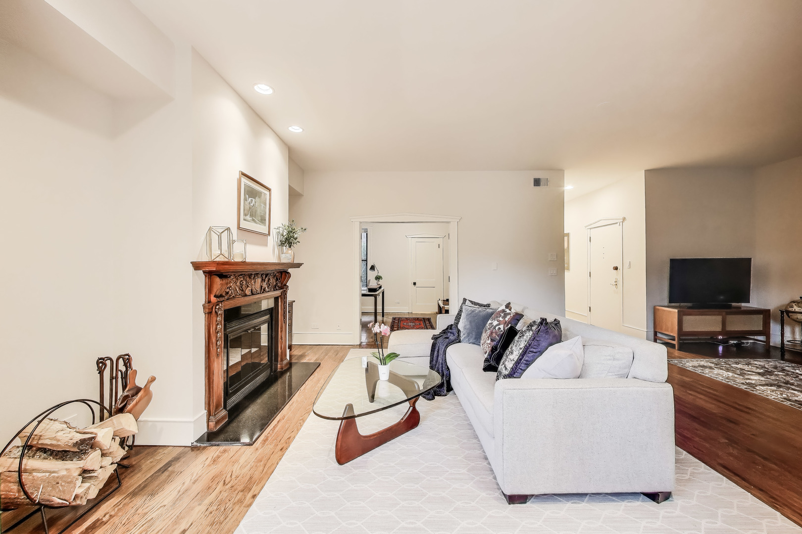 628 W Grace Street Unit: 2W