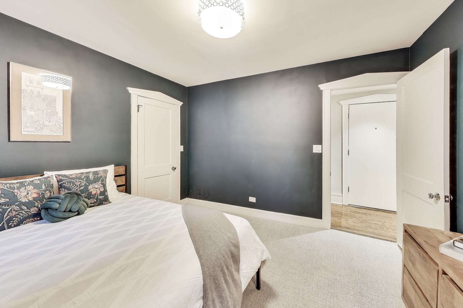 628 W Grace Street Unit: 2W