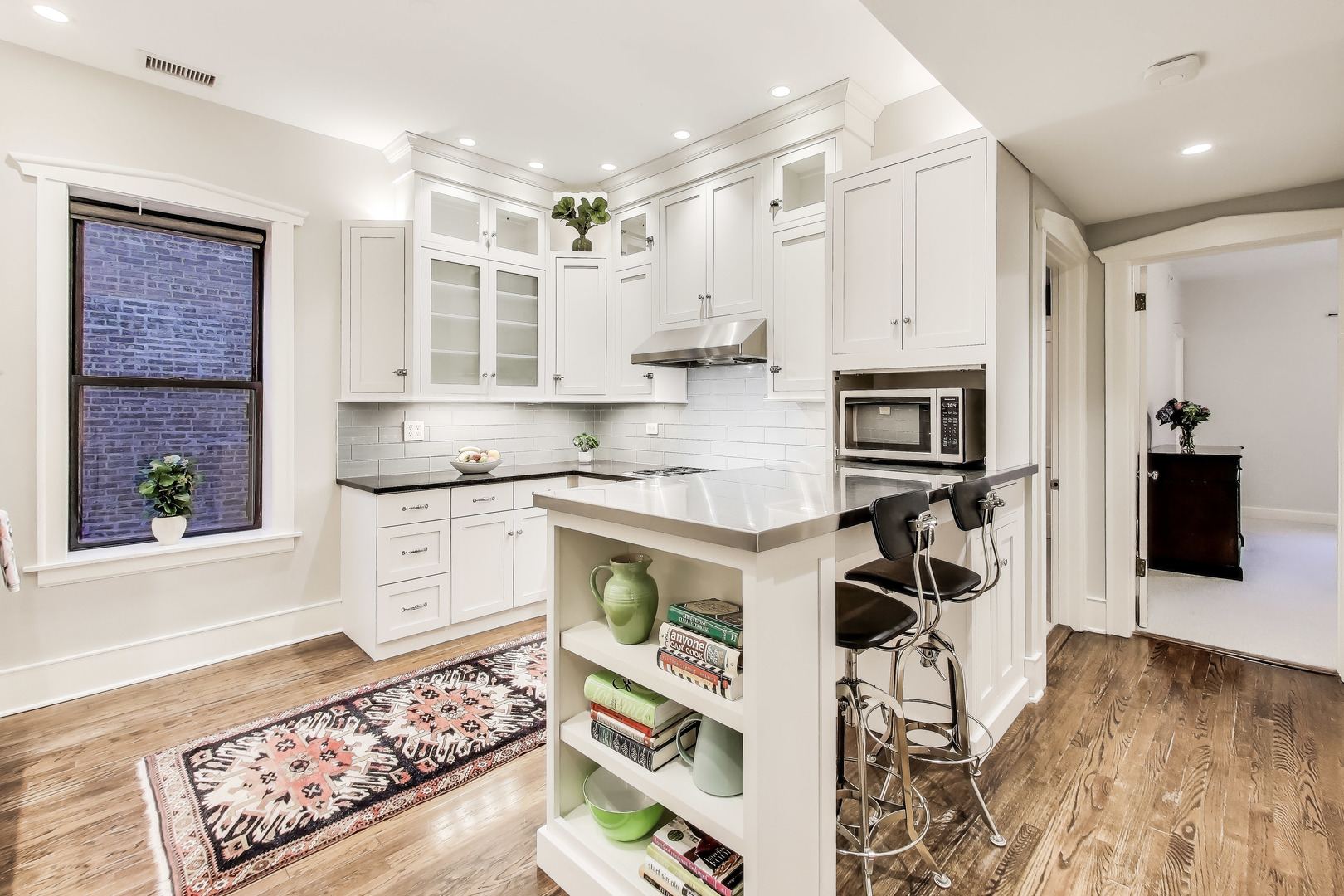 628 W Grace Street Unit: 2W