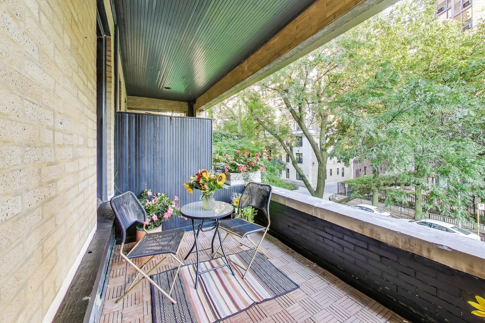 628 W Grace Street Unit: 2W