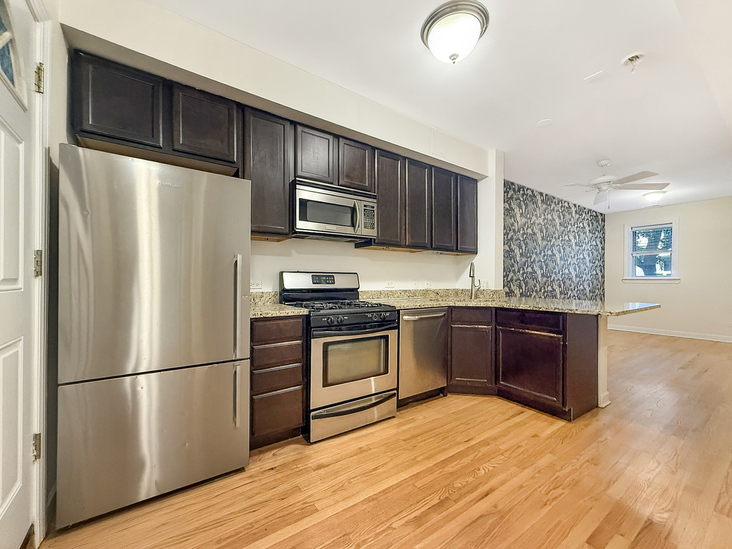 5255 N Rockwell Street Unit: G