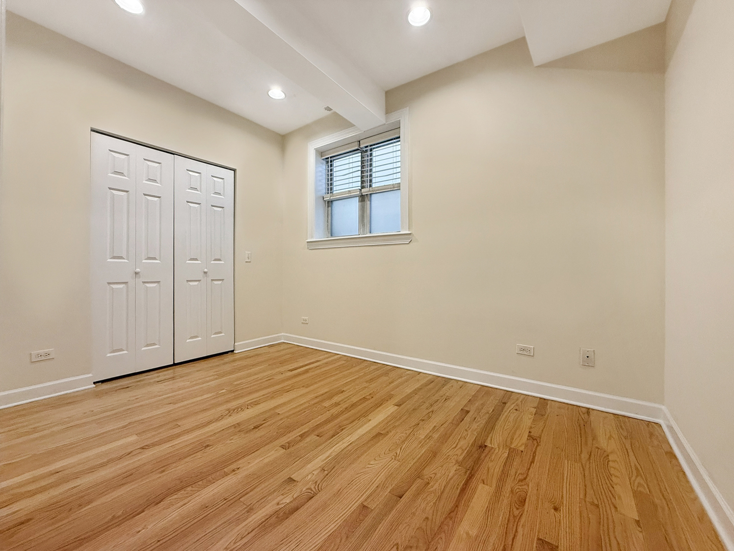 5255 N Rockwell Street Unit: G