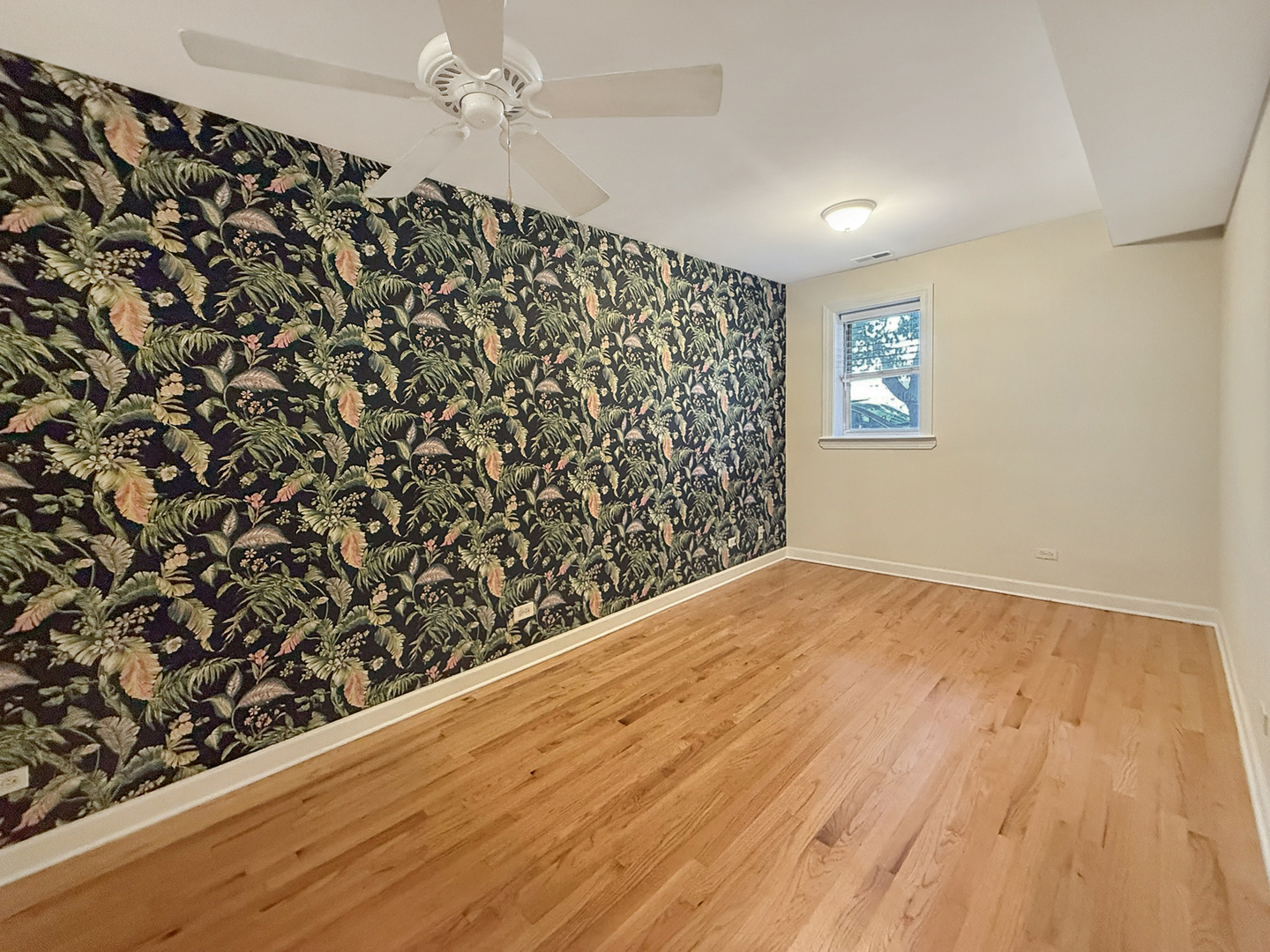 5255 N Rockwell Street Unit: G