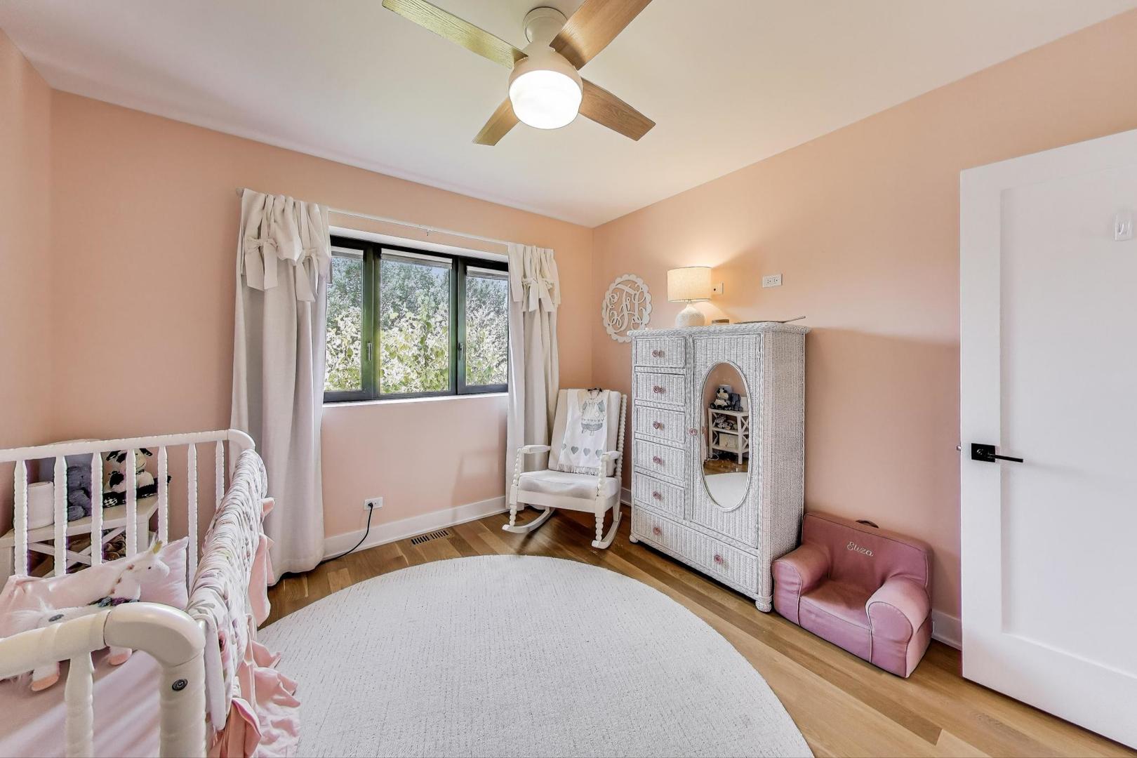 2301 N Rockwell Street Unit: 3