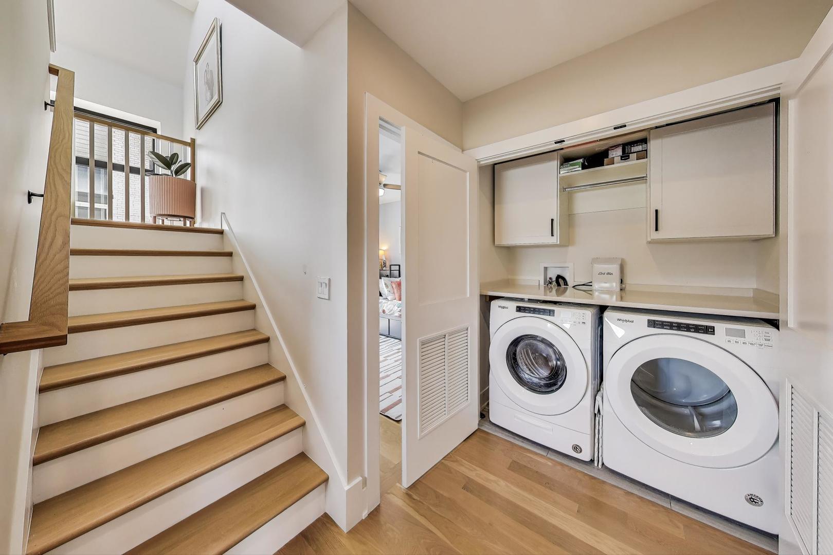 2301 N Rockwell Street Unit: 3