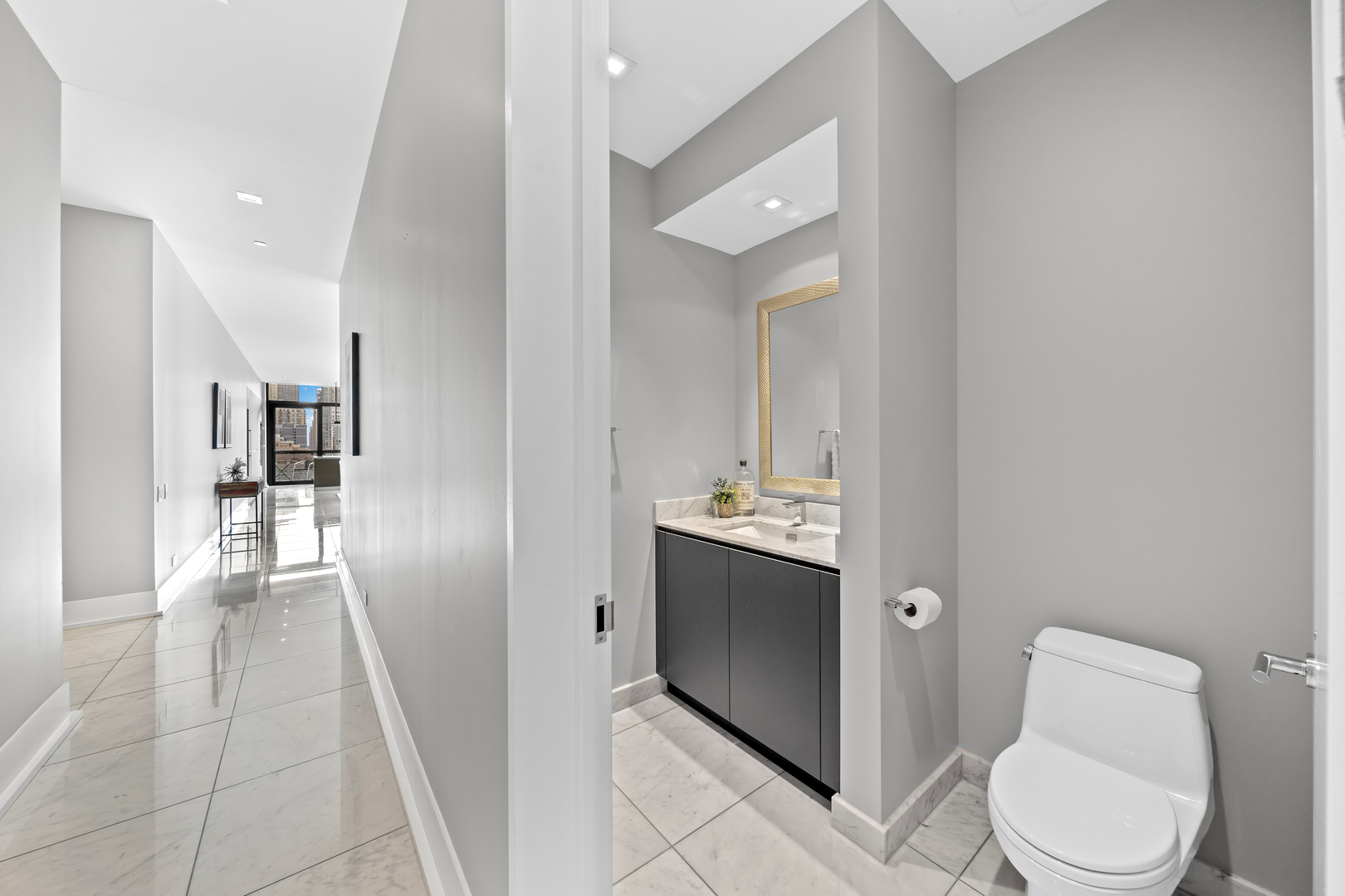 400 W Huron Street Unit: 1001