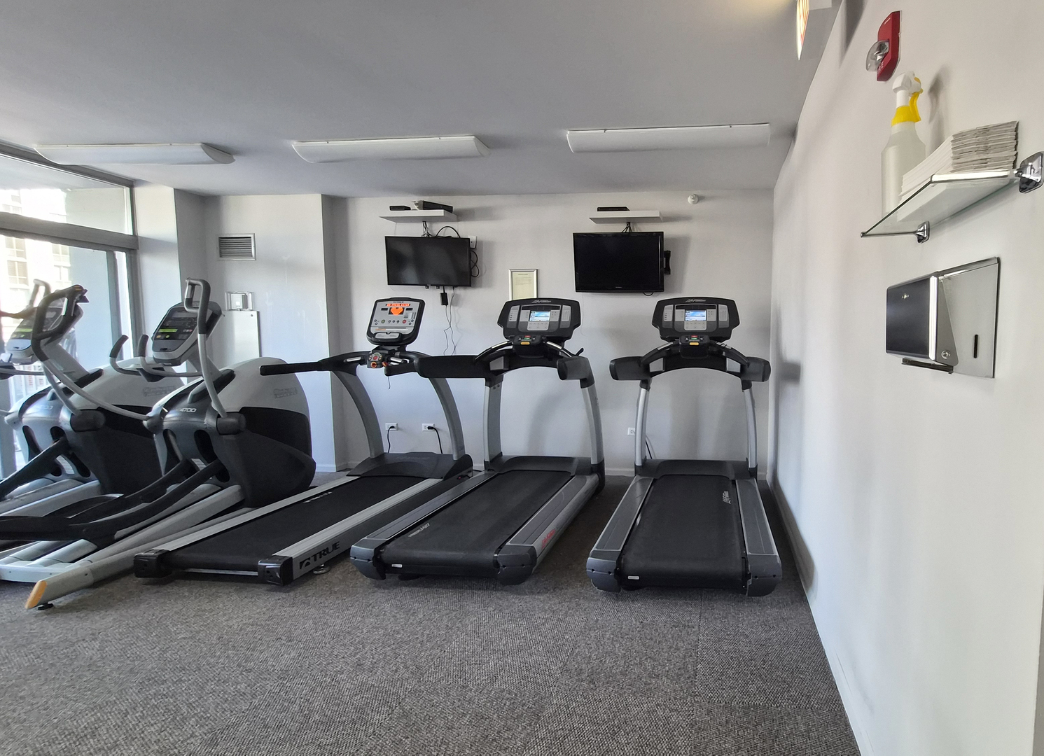 600 N DEARBORN Street Unit: 1709