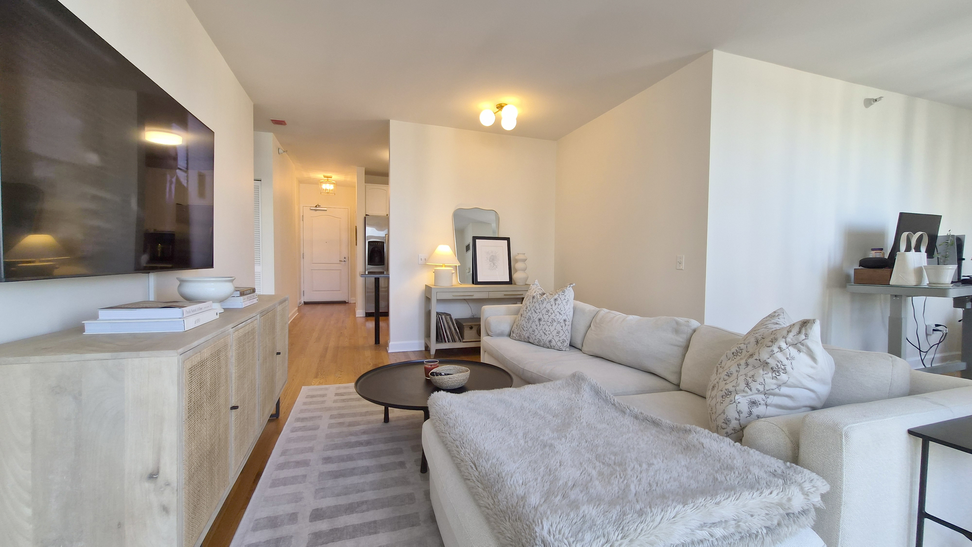 600 N DEARBORN Street Unit: 1709