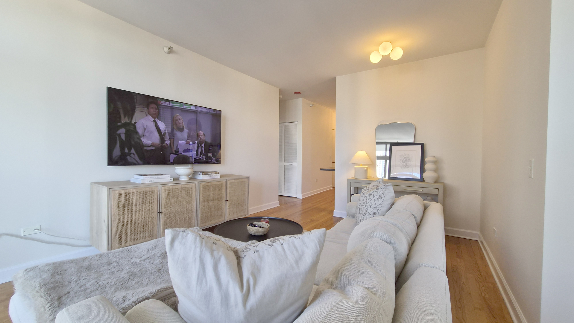 600 N DEARBORN Street Unit: 1709