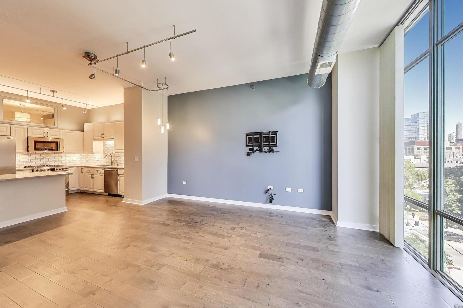 901 W MADISON Street Unit: 519