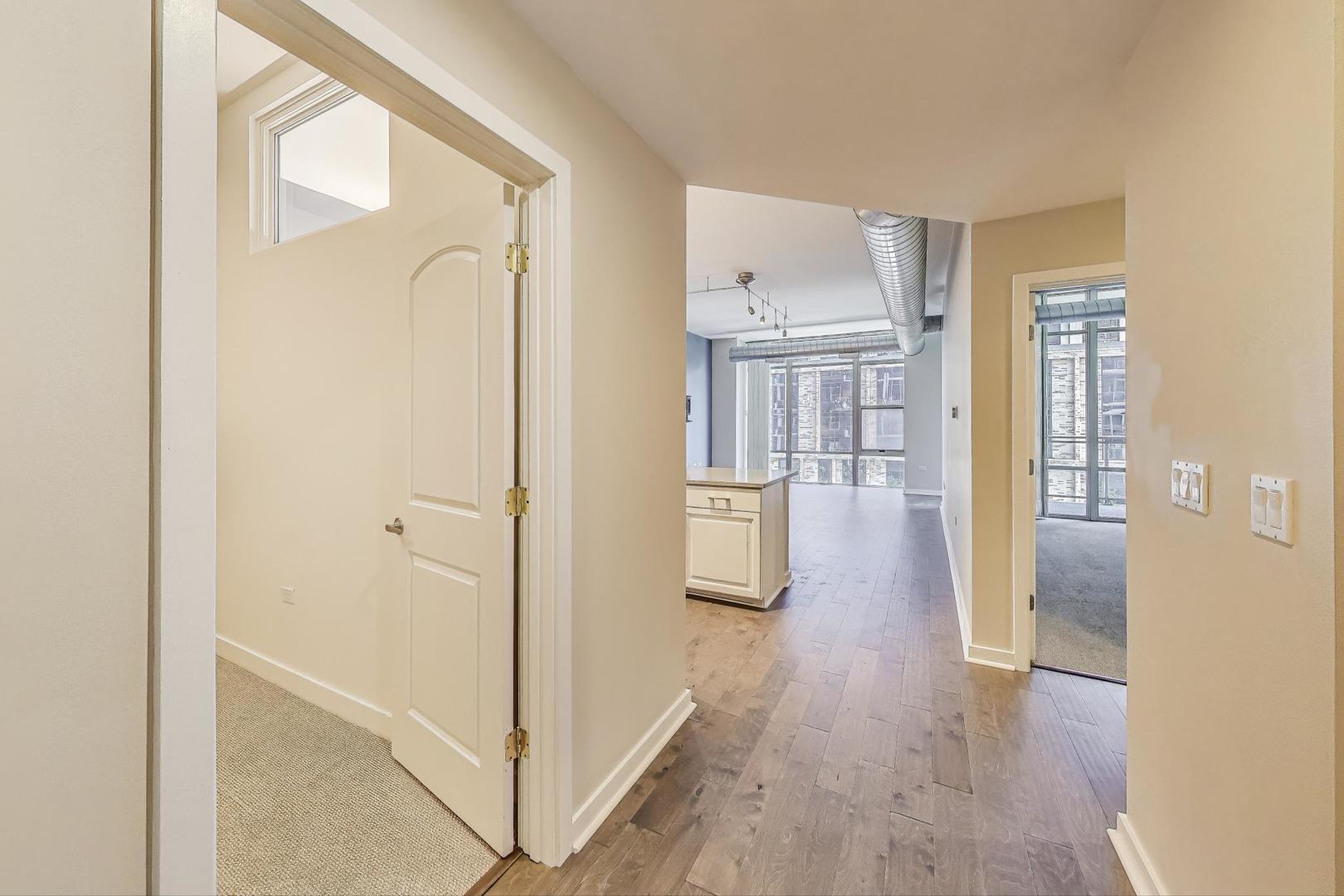 901 W MADISON Street Unit: 519