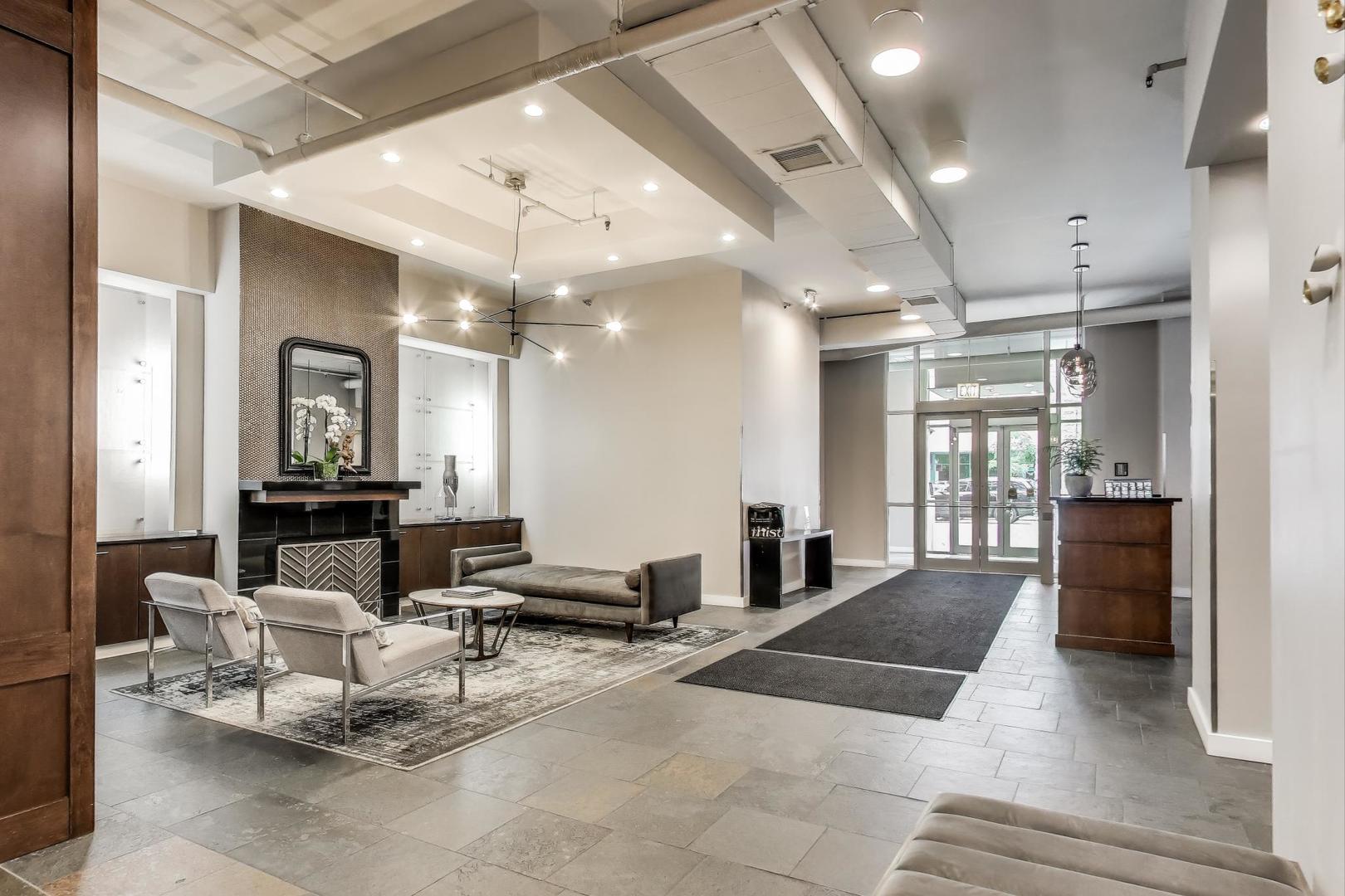 901 W MADISON Street Unit: 519