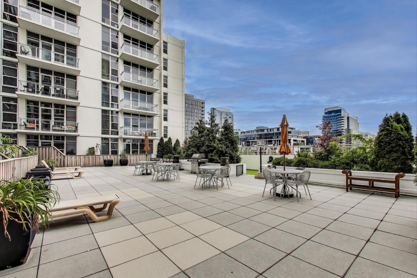 901 W MADISON Street Unit: 519