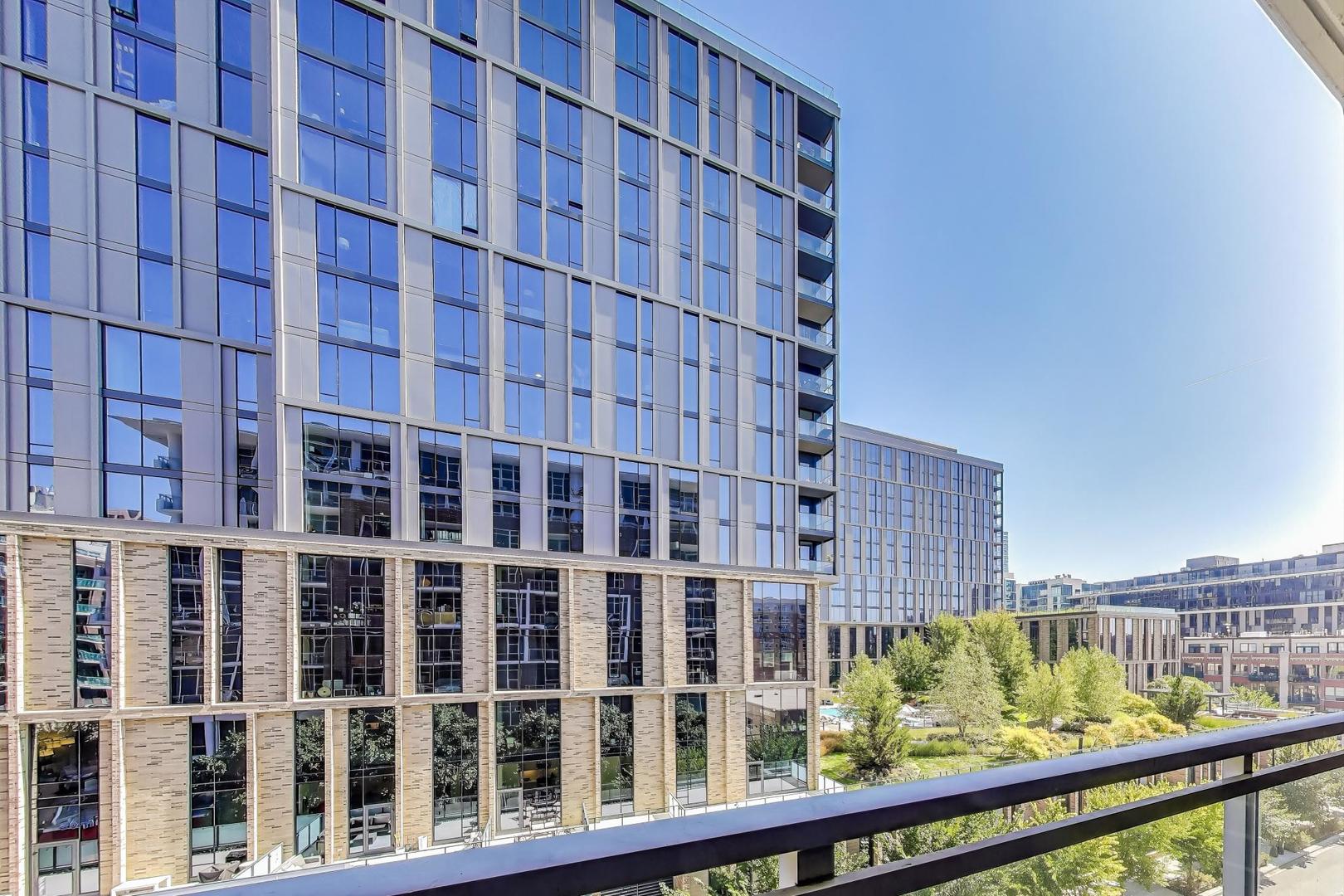 901 W MADISON Street Unit: 519