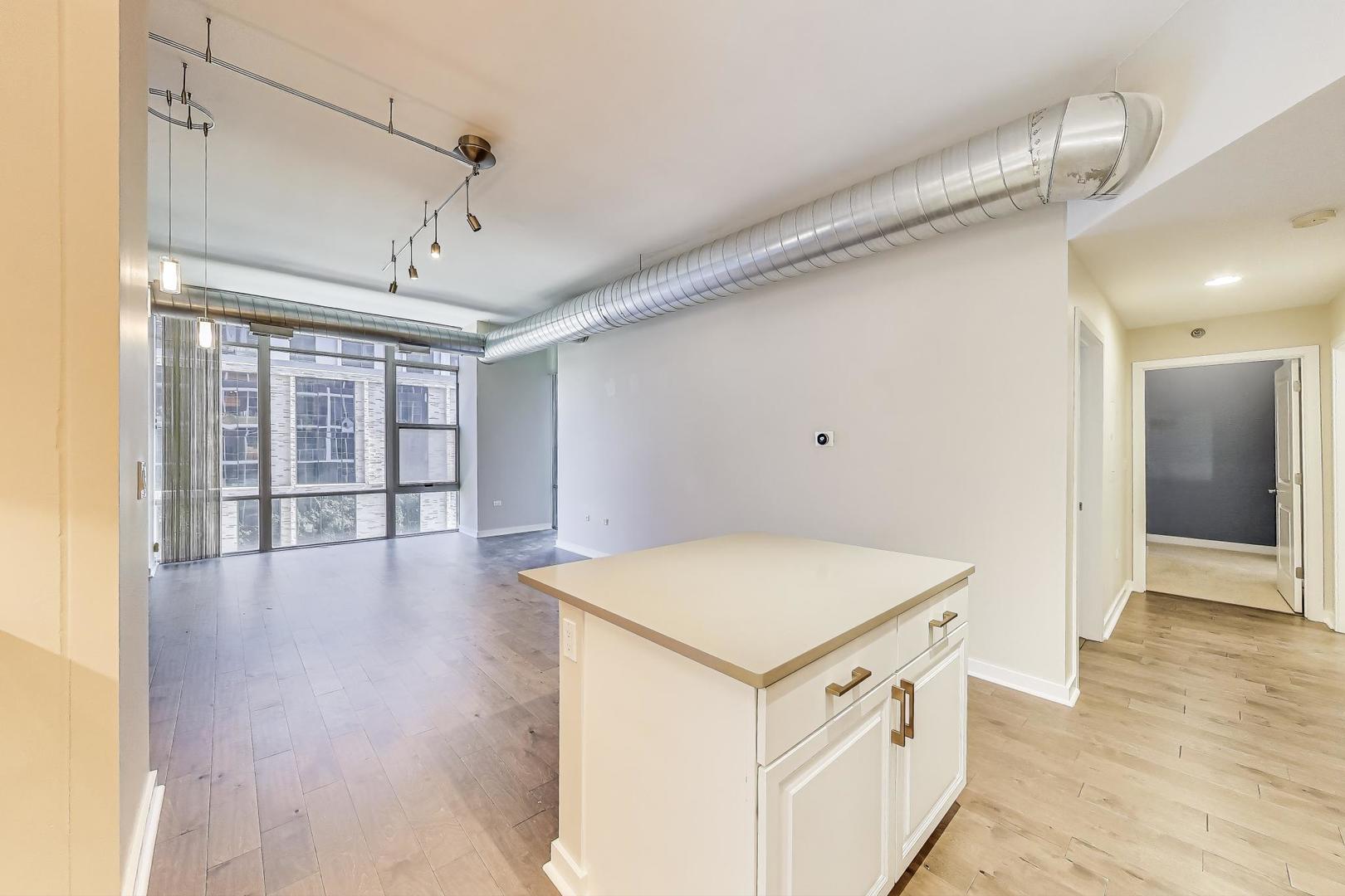 901 W MADISON Street Unit: 519