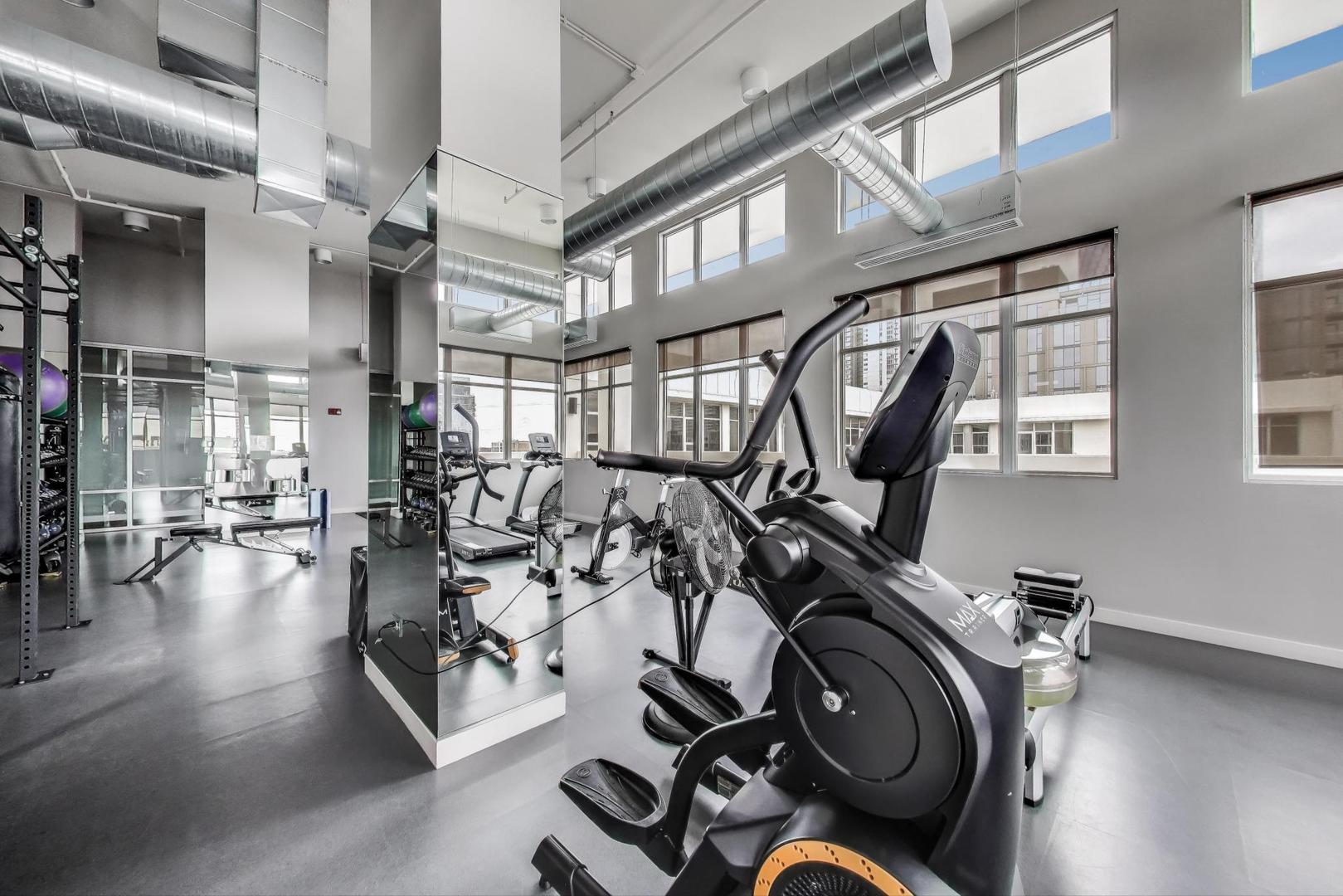 901 W MADISON Street Unit: 519