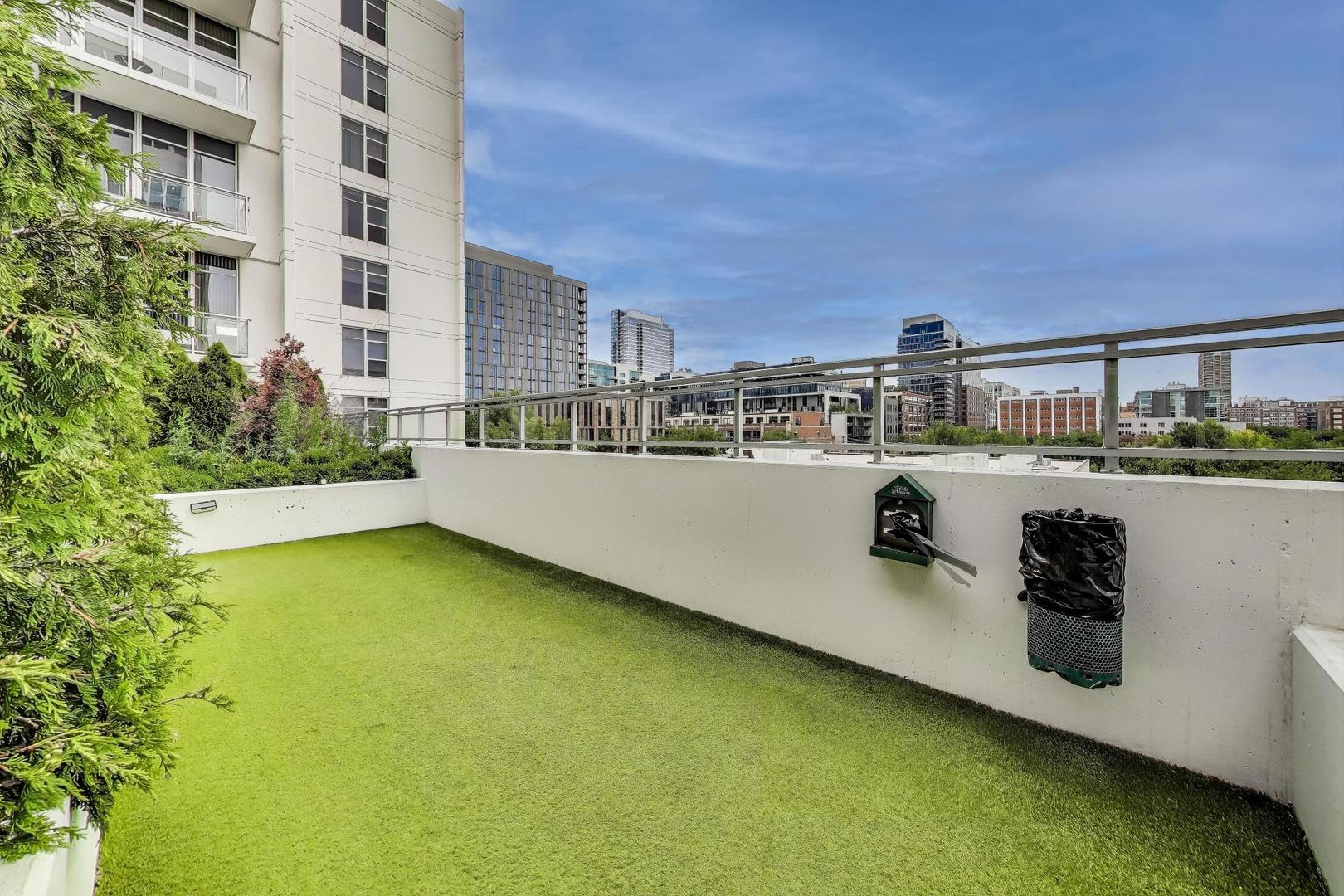 901 W MADISON Street Unit: 519