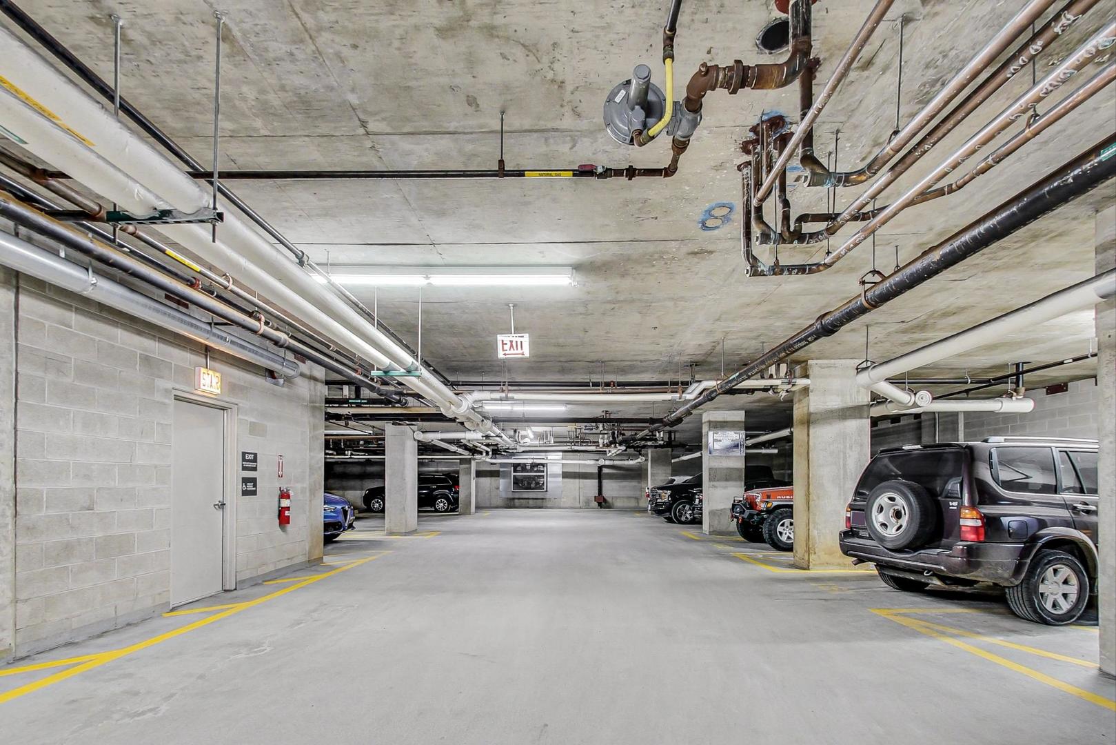 901 W MADISON Street Unit: 519