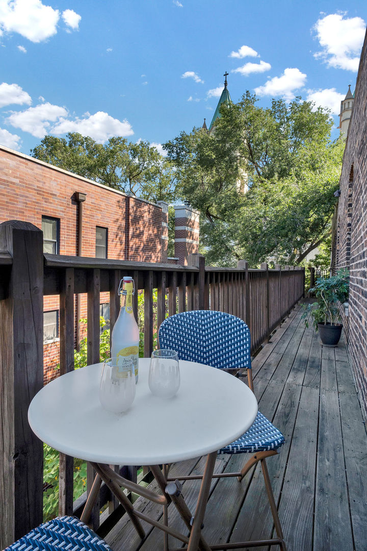 2300 N Southport Avenue Unit: 3C