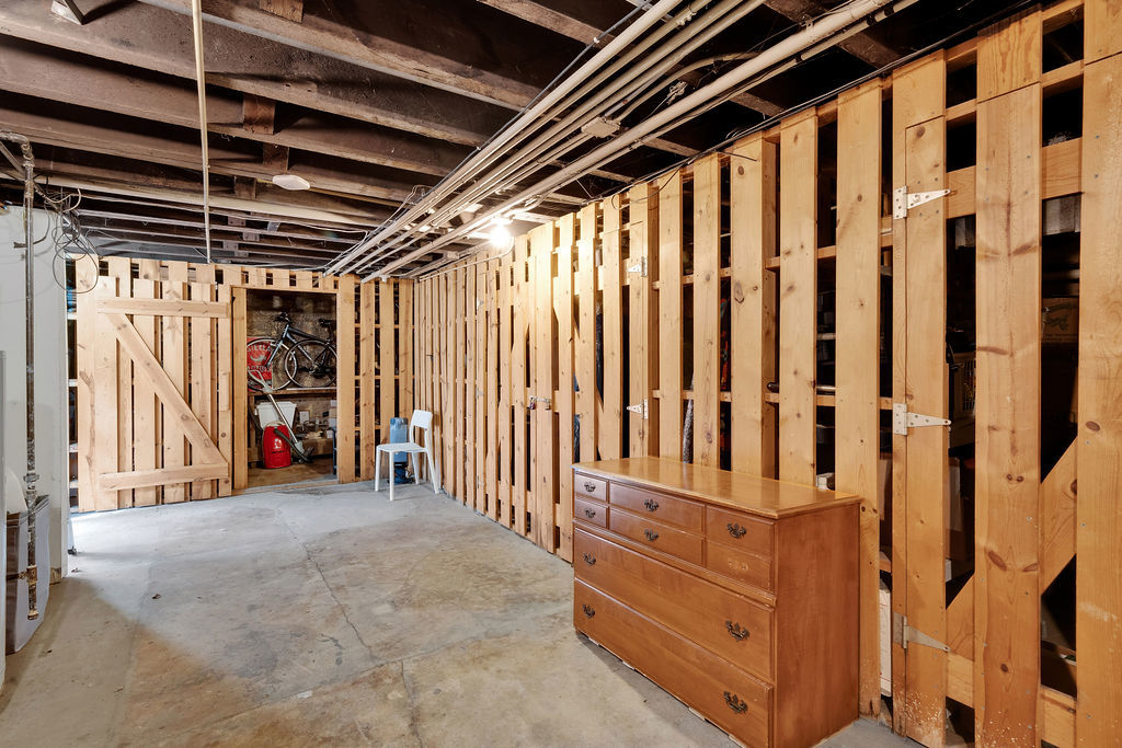 2300 N Southport Avenue Unit: 3C