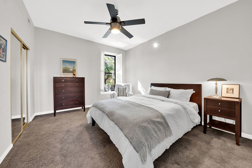 2300 N Southport Avenue Unit: 3C