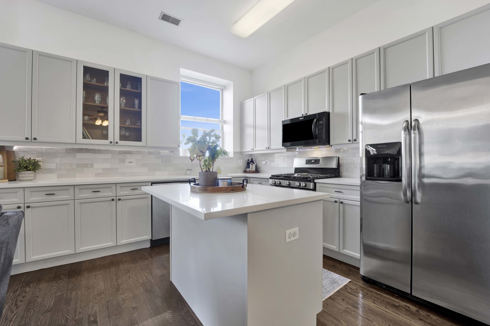 1350 W Fullerton Avenue Unit: 405