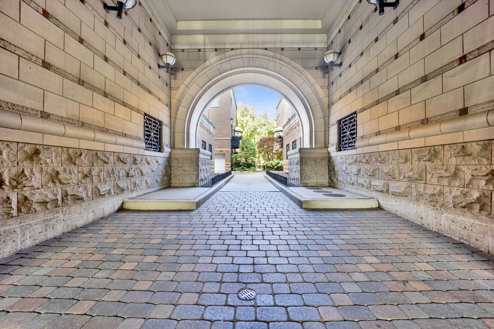 1350 W Fullerton Avenue Unit: 405