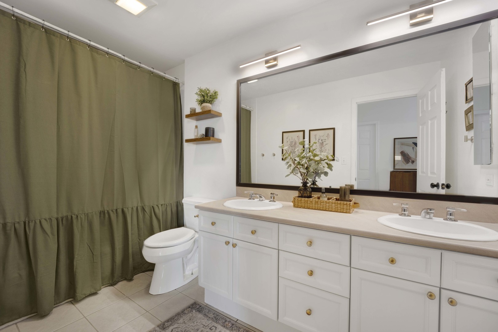 1350 W Fullerton Avenue Unit: 405