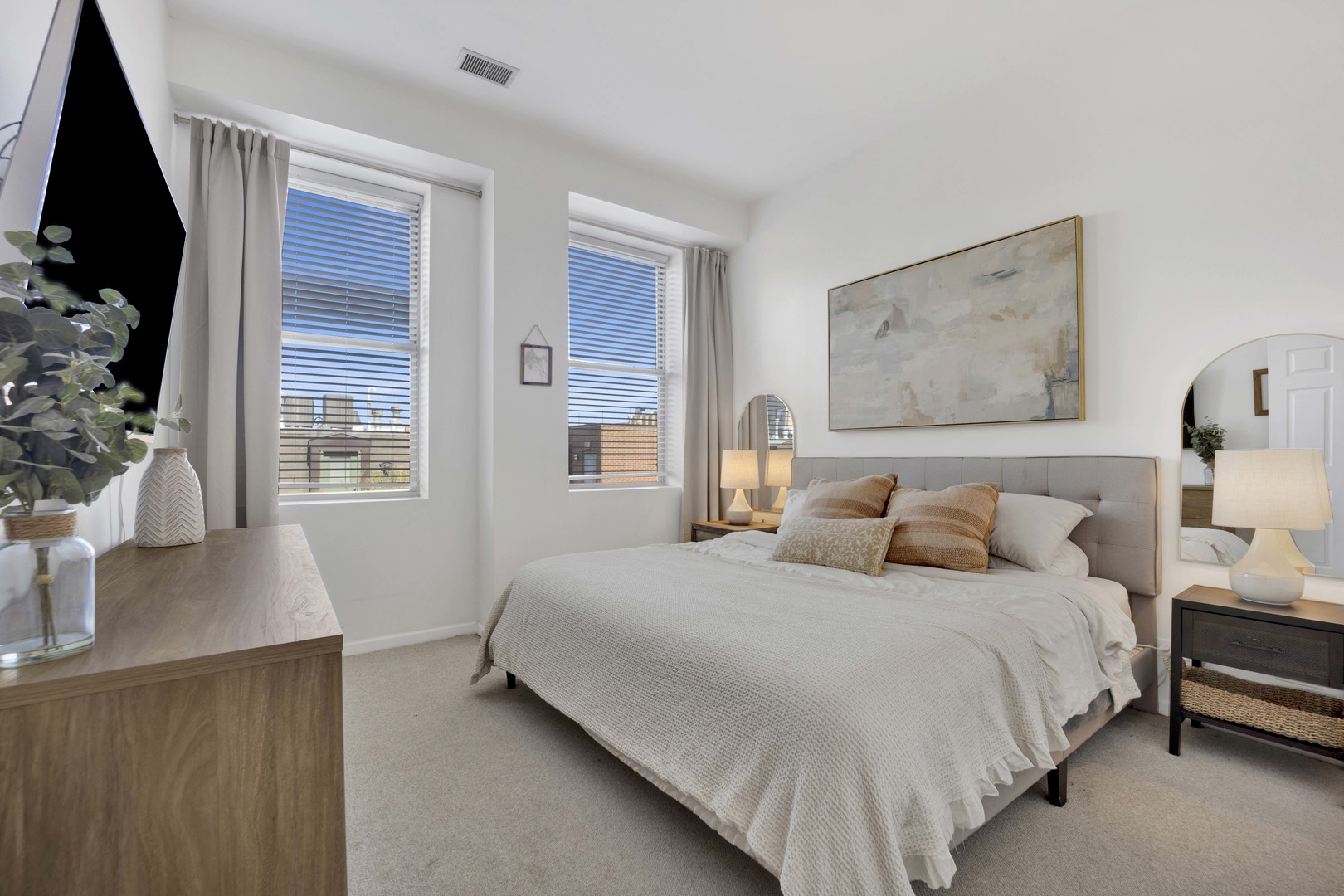 1350 W Fullerton Avenue Unit: 405