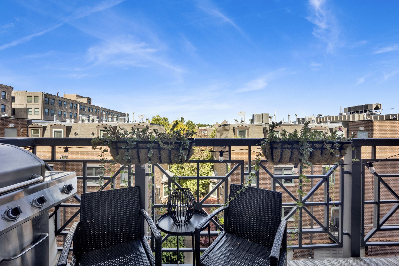 1350 W Fullerton Avenue Unit: 405