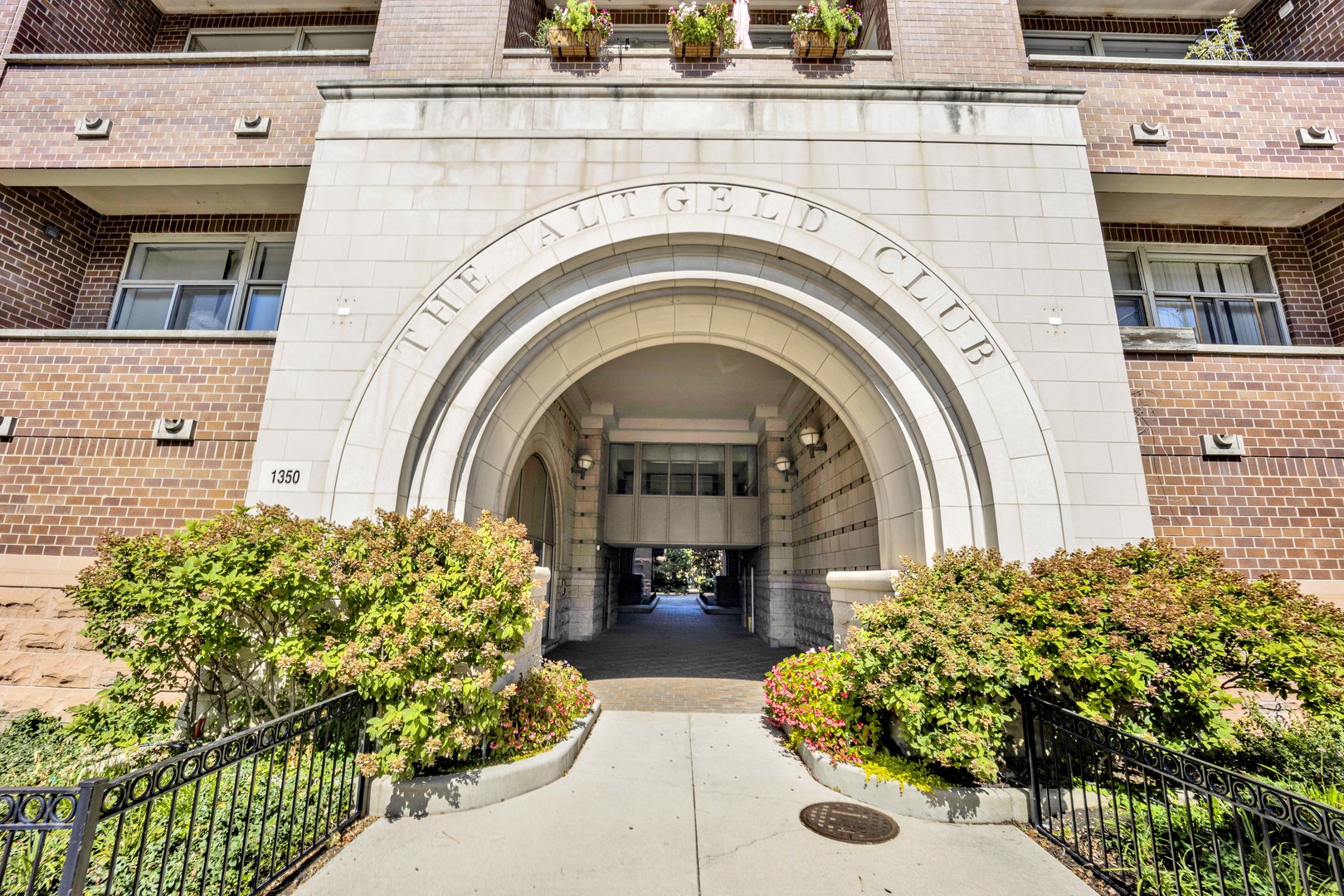 1350 W Fullerton Avenue Unit: 405