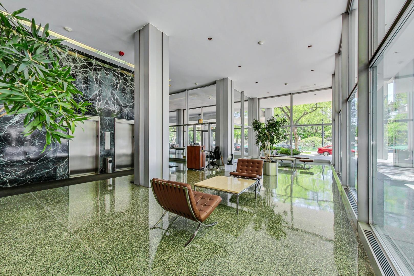 2400 N Lakeview Avenue Unit: 1708