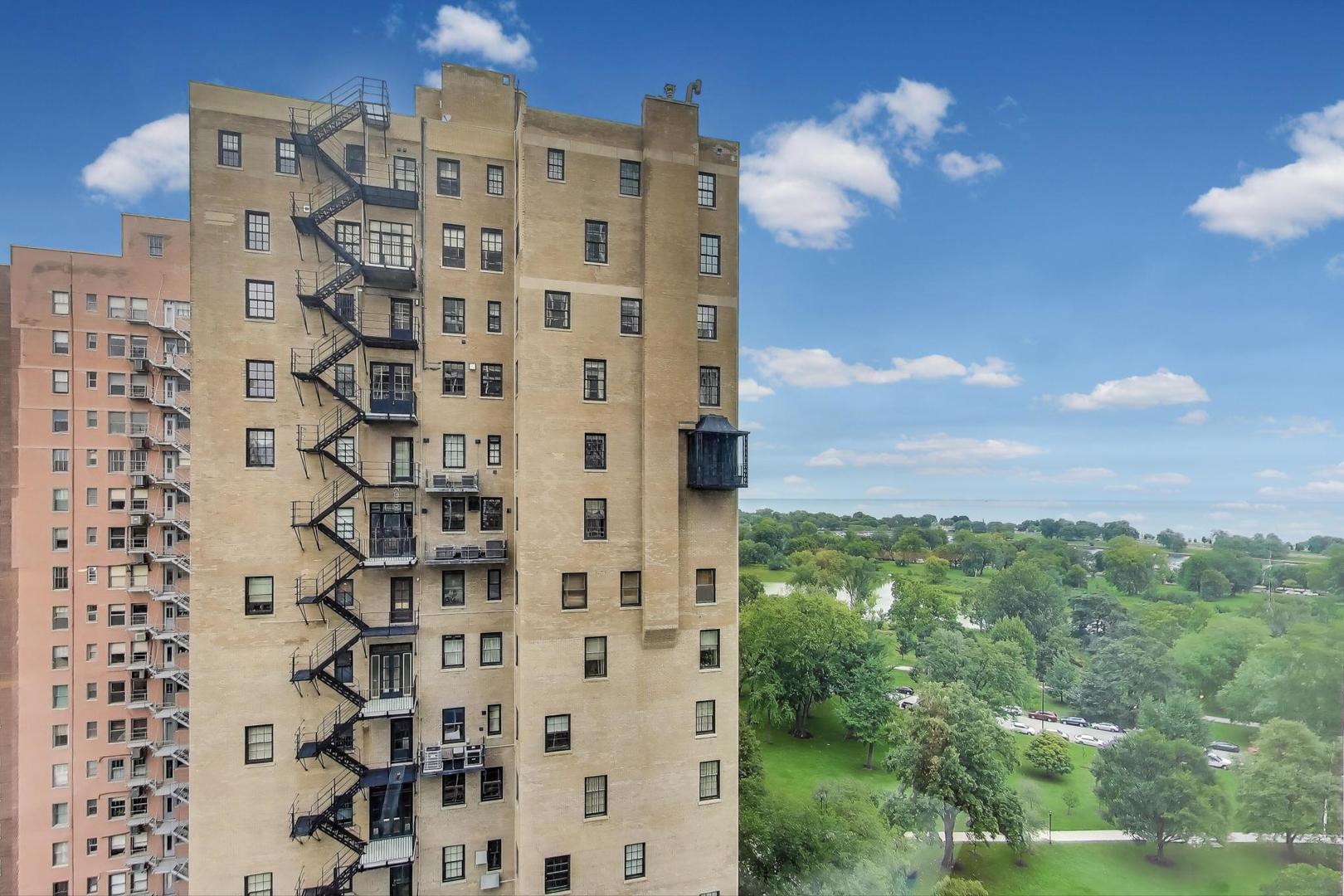 2400 N Lakeview Avenue Unit: 1708
