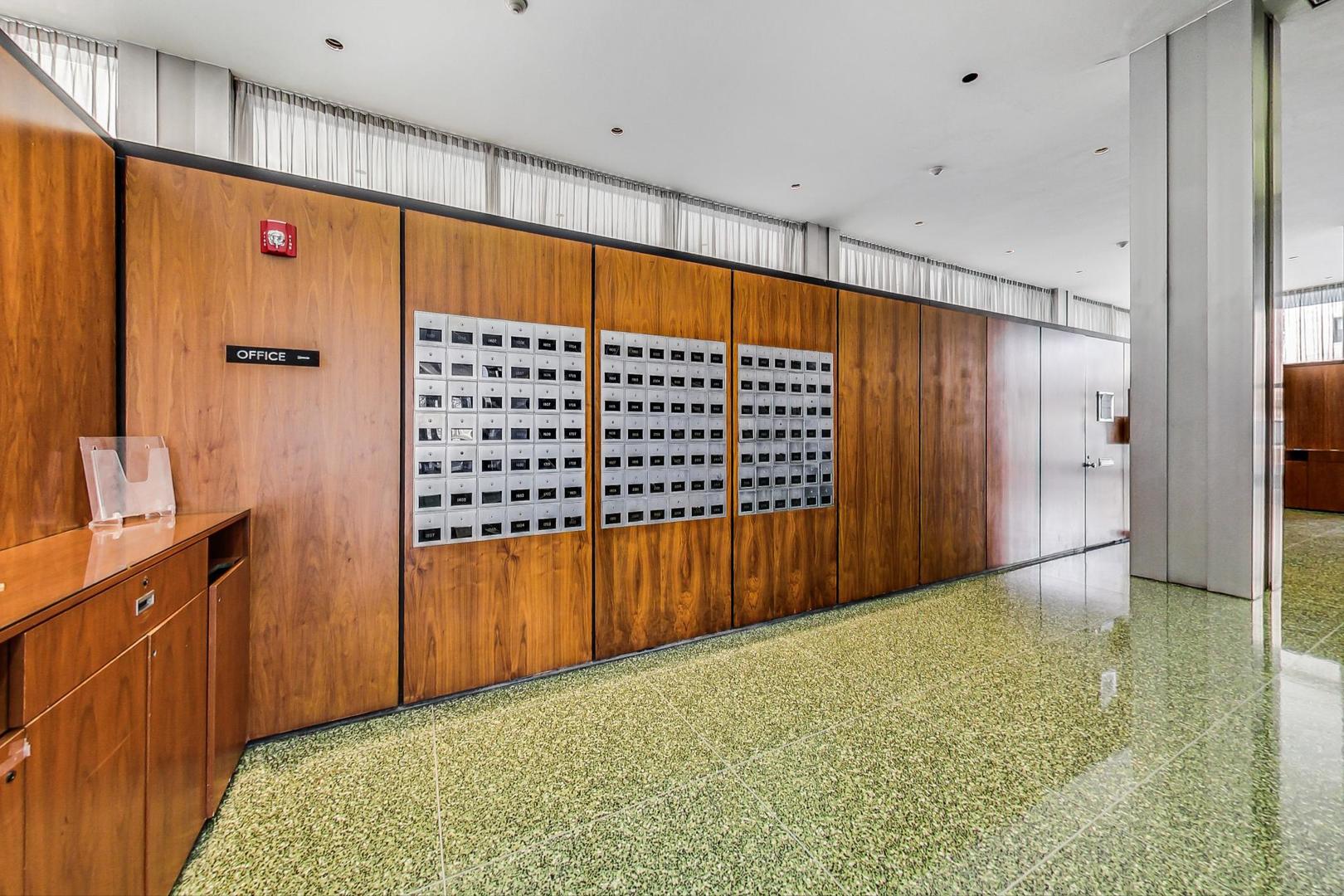 2400 N Lakeview Avenue Unit: 1708