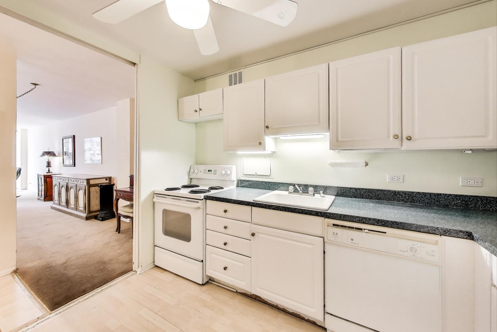 2400 N Lakeview Avenue Unit: 1708