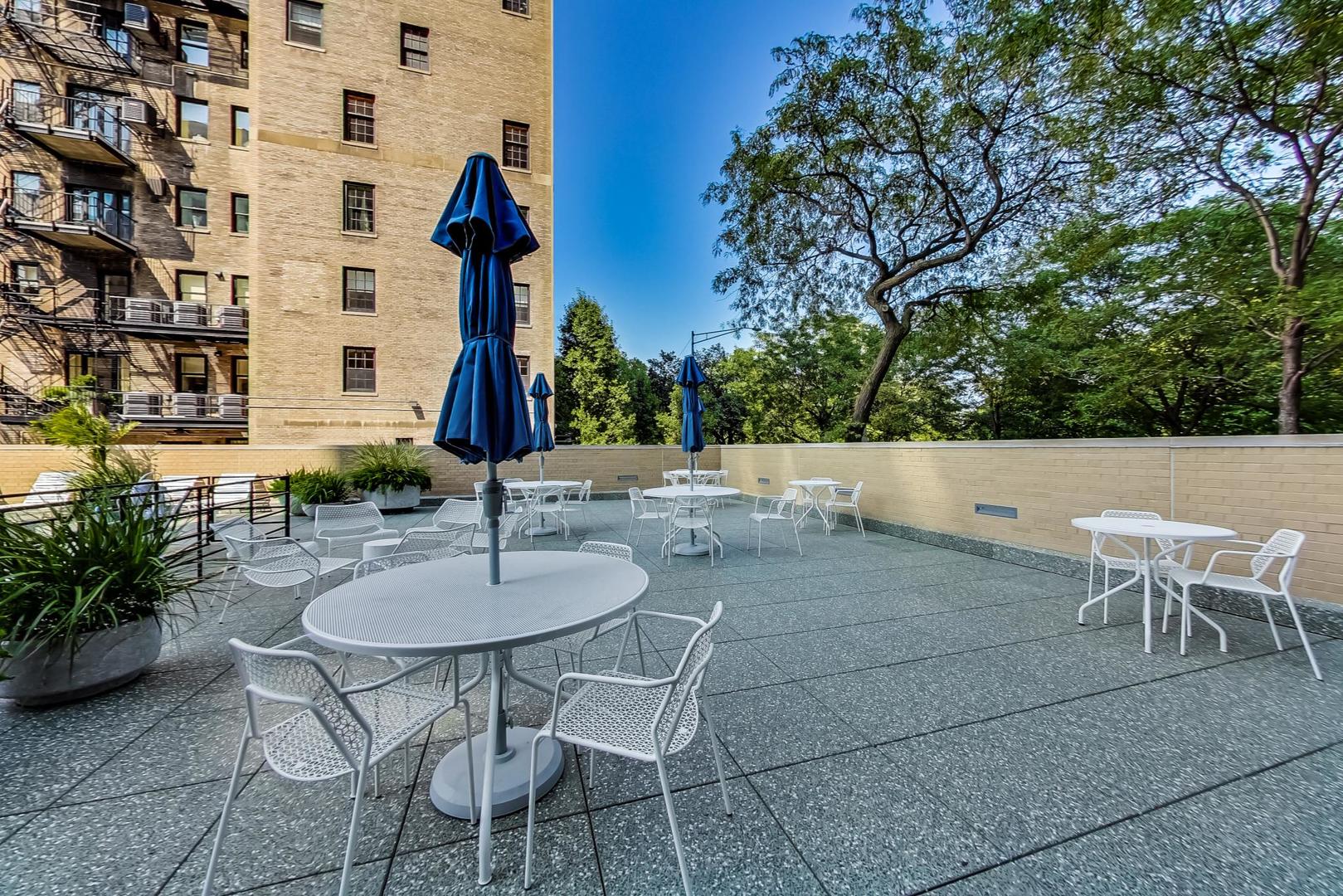 2400 N Lakeview Avenue Unit: 1708