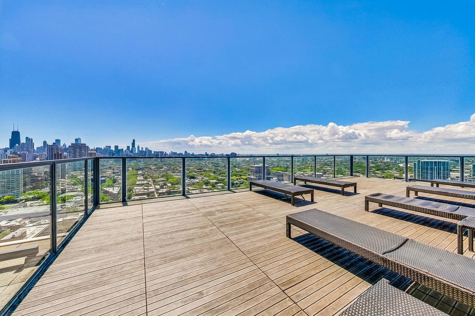 2400 N Lakeview Avenue Unit: 1708